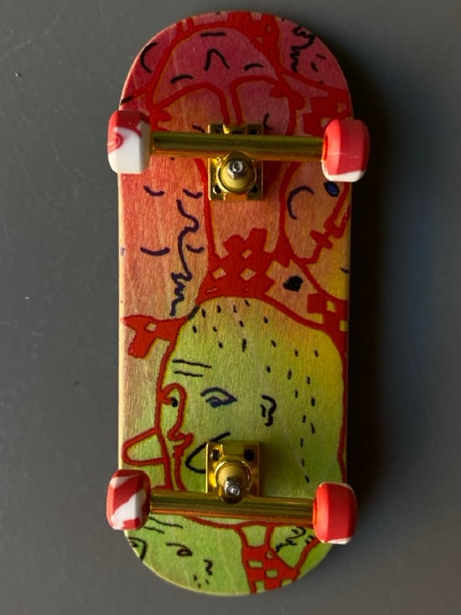 DK Fingerboard Complete - Faces Red and Green Graphic