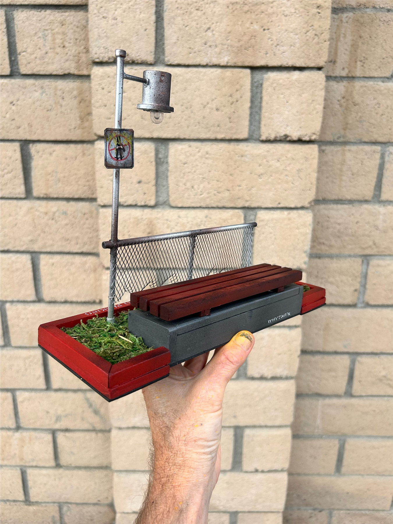 WhytMykConcrete Fingerboard Ramp - Stash Box Spot with Street Light