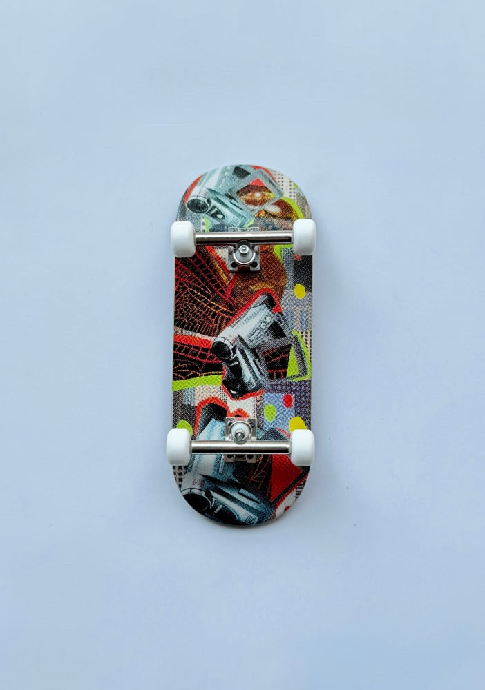 DK Fingerboard Complete w/Urethane Wheels - Smile for the Camera