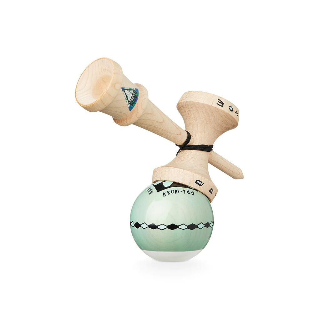 Krom Yua Signature Kendama