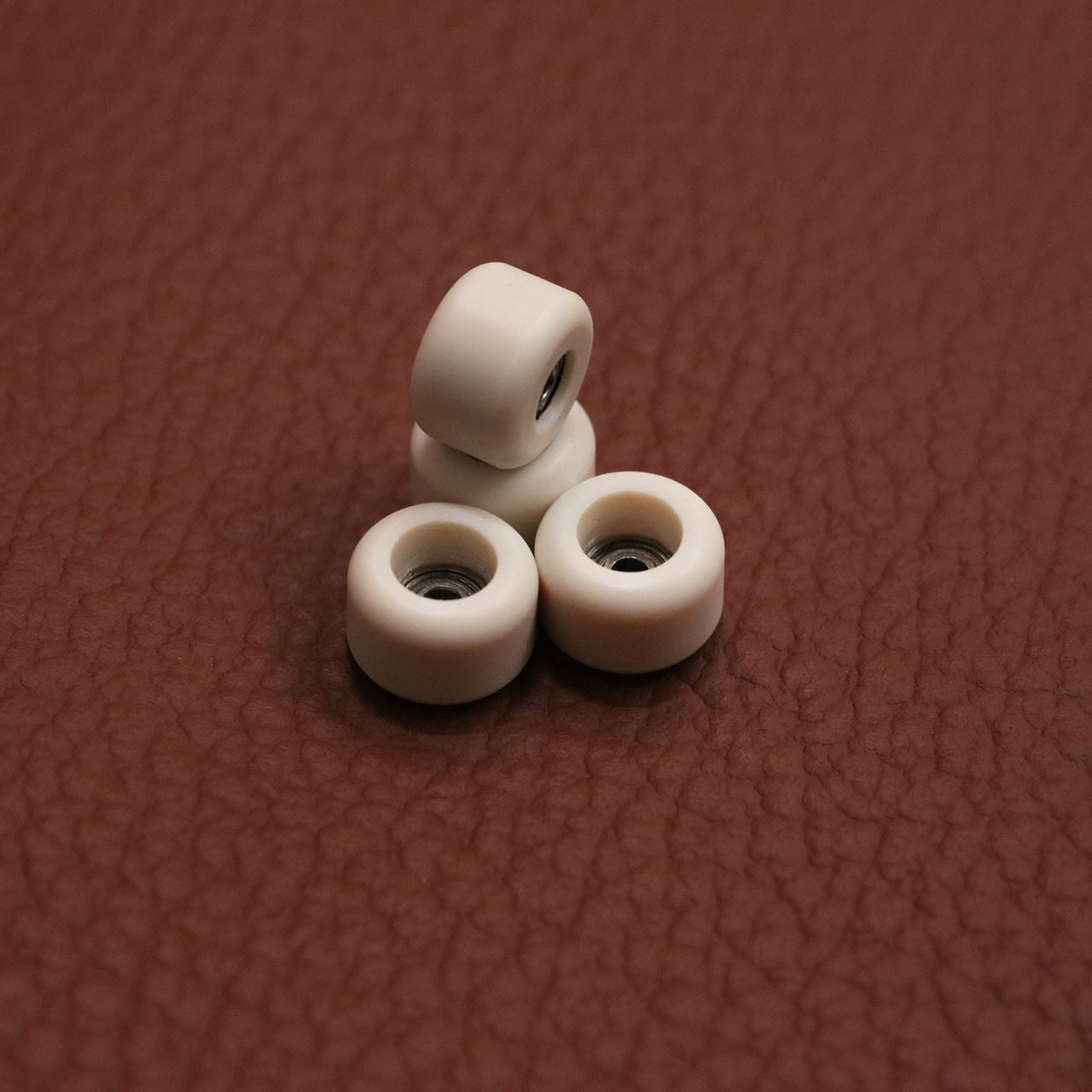 FlatFace Fingerboard G4 Bearing Wheels - Off-White
