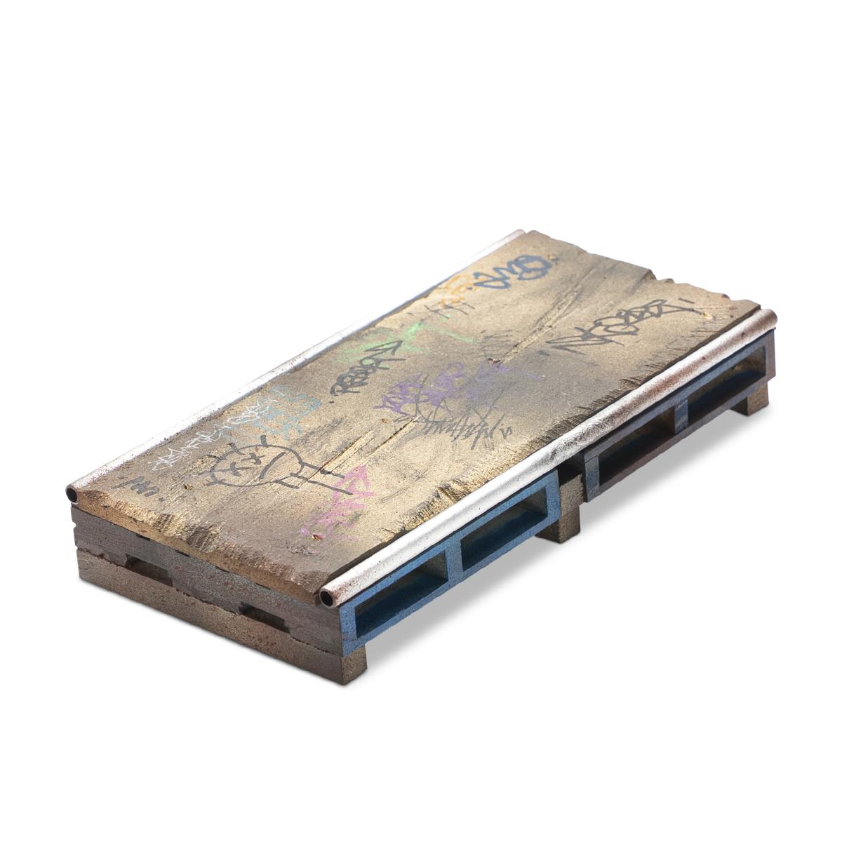 WhytMykConcrete Fingerboard Ramp - Pallet Pad