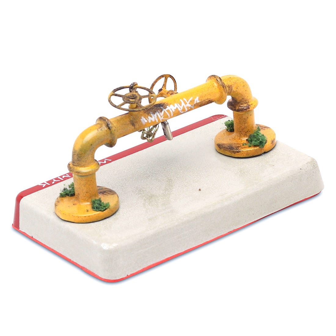 WhytMykConcrete Fingerboard Ramp - Pressure Valve Pipes